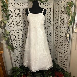 GIRLS MUNECA MAGNIFICENT SATINY WHITE CHIFFON & BEADED LAYERS FORMAL DRESS